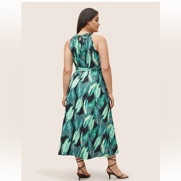 COPY - BloomChic Plus size Tropical Print Knotted Pocket Ruffles Belted Halter … - Picture 2 of 8